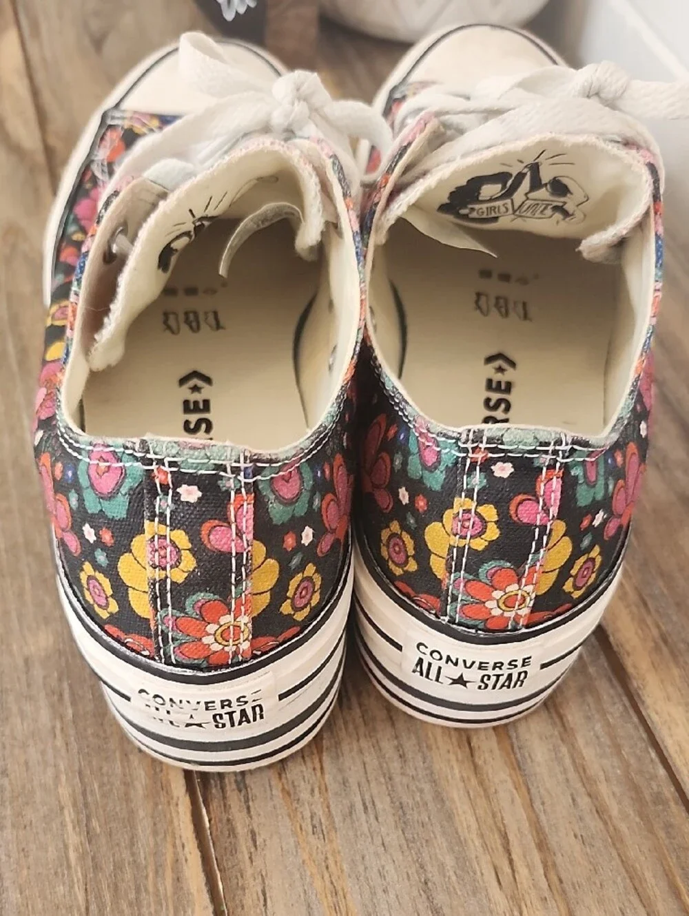 Converse Platform Low Top Sneakers - Black Floral Multi, 6